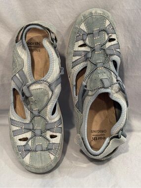 Earth Origins Light Gray Suede Sport Sandals